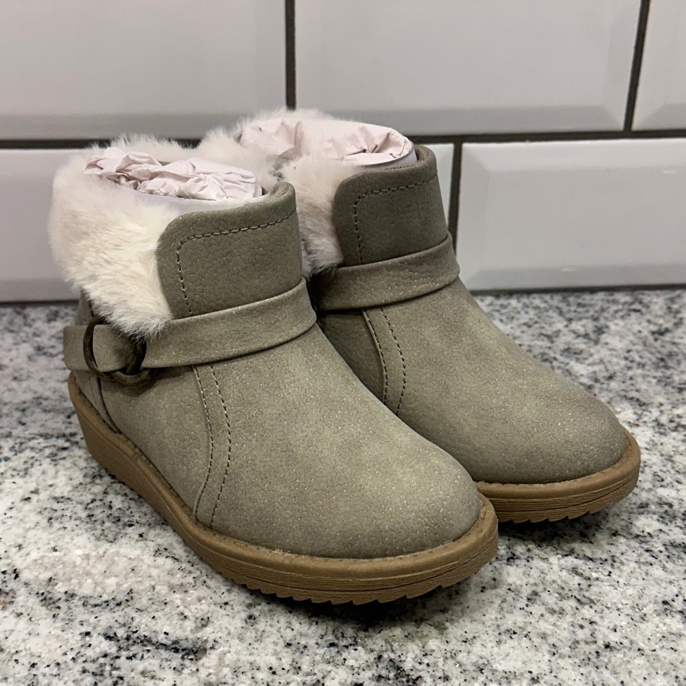 Blowfish Malibu Kids 9 Chipster-T Boots Taupe Faux Fur Buckle Strap Boho Winter